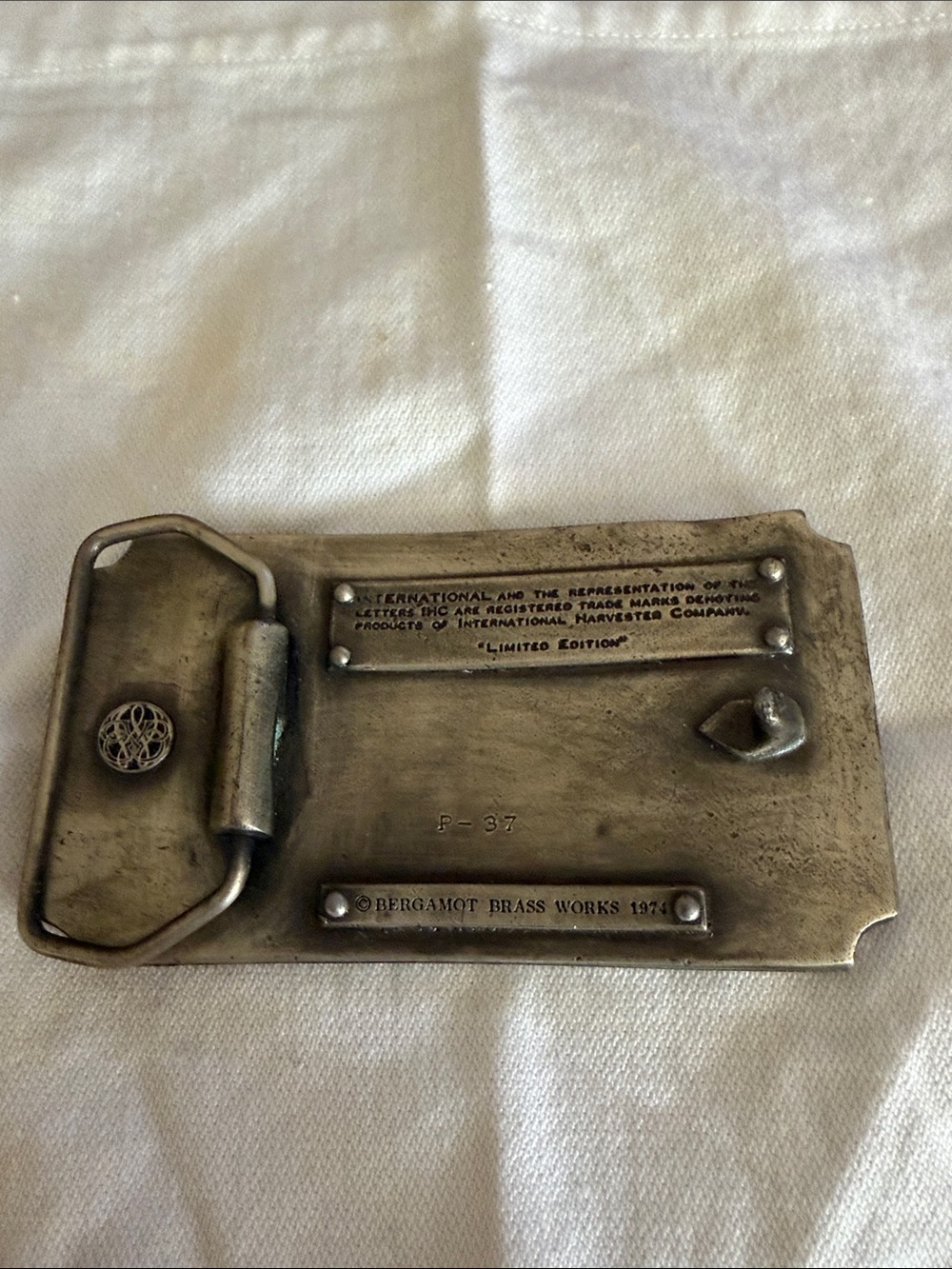 International Auto Wagon Antique-Style Silver Belt Buckle - Picture 3 of 3